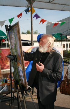 Художник пишет портрет Михаила Пукемо